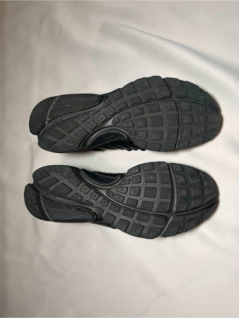 Nike Air Presto Triple Black Sneakers – Women's US 8 - Picture 8 of 10